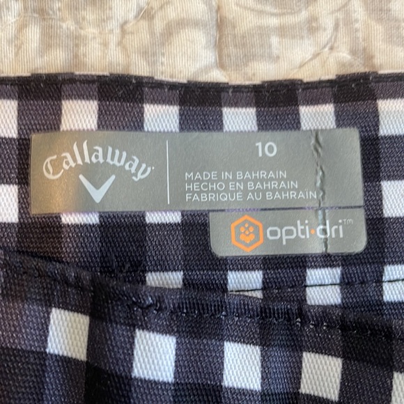 Size 10 golf/athletic shorts.  Dry super fast - Picture 3 of 3